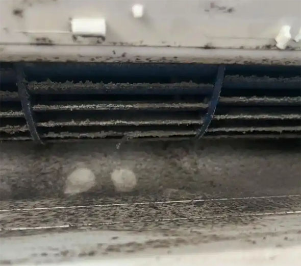 漯河市空调吹的风有股烧焦味是怎么回事